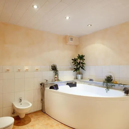 W1 - Whirlpool, Kamin *